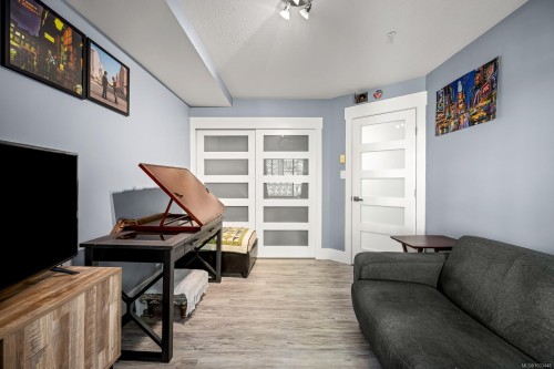 305-2275 Comox Ave, Comox, BC - Indoor