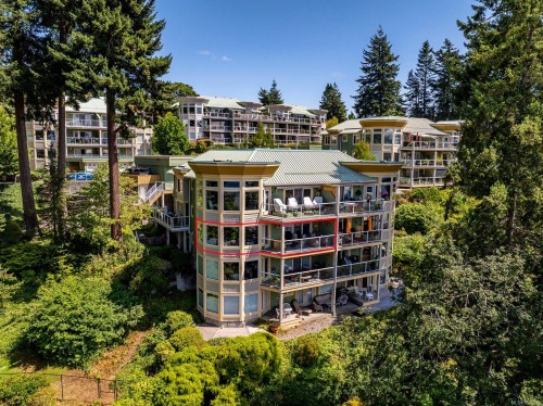 305-2275 Comox Ave, Comox, BC - Outdoor With Balcony