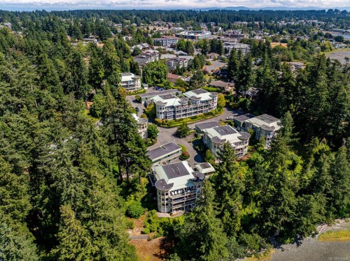 305-2275 Comox Ave, Comox, BC - Outdoor With View
