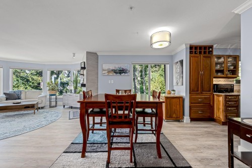 305-2275 Comox Ave, Comox, BC - Indoor