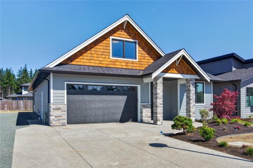 758 Sitka St, Campbell River, BC 