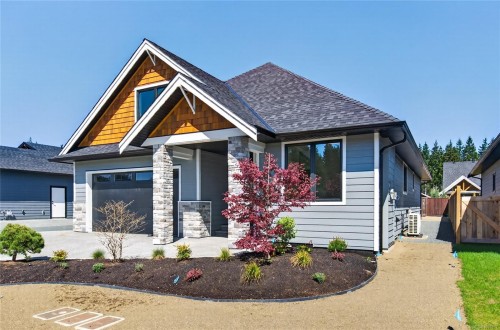 758 Sitka St, Campbell River, BC 