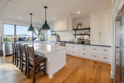 754 Nelson Rd, Campbell River, BC 