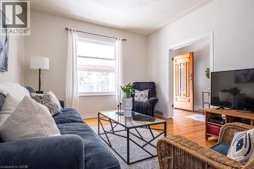 23 Bruce Street, Hamilton, ON - Indoor Photo Showing Living Room
