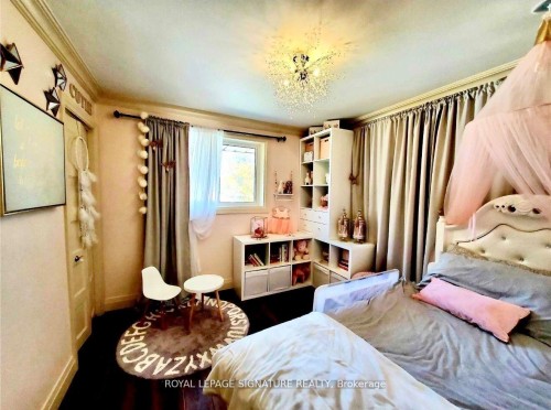 2263 Harcourt Crescent, Mississauga, ON - Indoor Photo Showing Bedroom