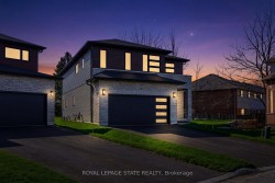 19 Woodvalley Court  Hamilton, ON L9B 2S7