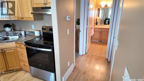 4128 Buckingham Drive E, Regina, SK - Indoor Photo Showing Kitchen With Double Sink