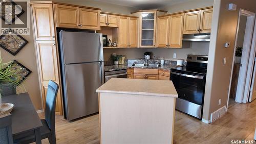 4128 Buckingham Drive E, Regina, SK - Indoor Photo Showing Kitchen With Double Sink