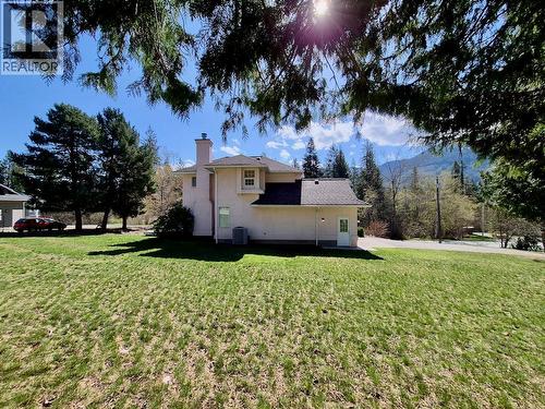 4339 View Ridge Road, Bonnington, BC - Outdoor