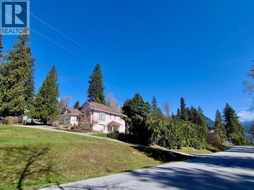 4339 View Ridge Road, Bonnington, BC - Outdoor