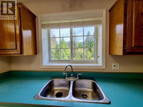 4339 View Ridge Road, Bonnington, BC - Indoor Photo Showing Kitchen With Double Sink