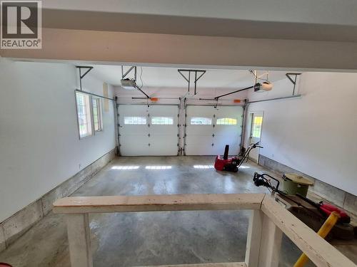 4339 View Ridge Road, Bonnington, BC - Indoor Photo Showing Garage