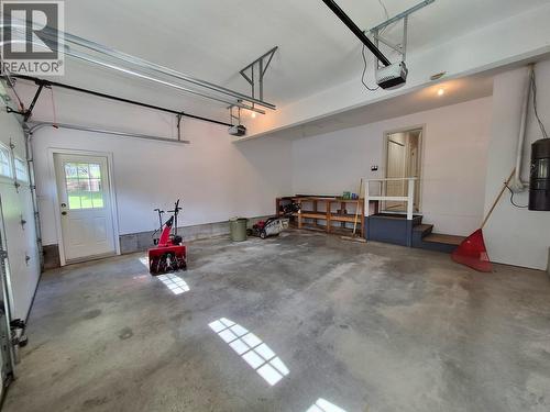 4339 View Ridge Road, Bonnington, BC - Indoor Photo Showing Garage