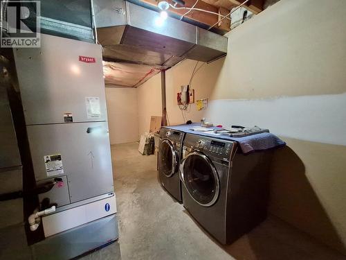 4339 View Ridge Road, Bonnington, BC - Indoor Photo Showing Laundry Room