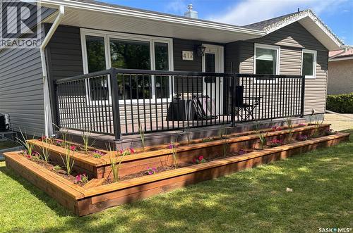 412 5Th Street Ne, Ituna, SK - Outdoor With Deck Patio Veranda