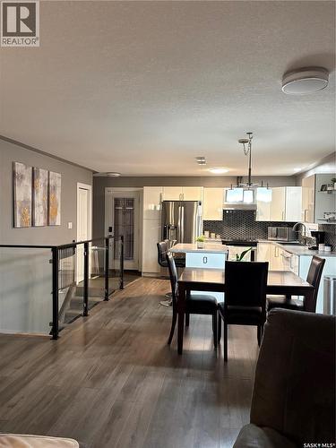 412 5Th Street Ne, Ituna, SK - Indoor