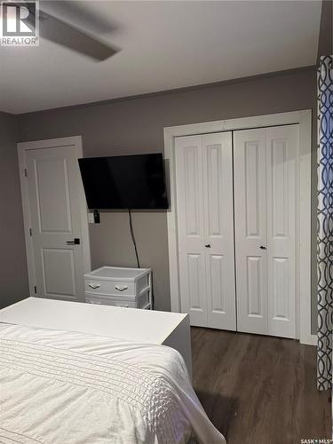 412 5Th Street Ne, Ituna, SK - Indoor Photo Showing Bedroom