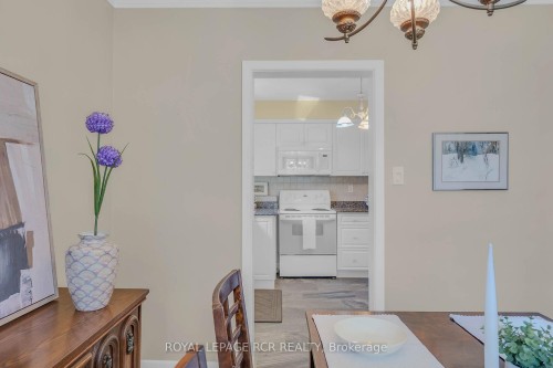 32 Beacon Road, Toronto, ON - Indoor Photo Showing Kitchen