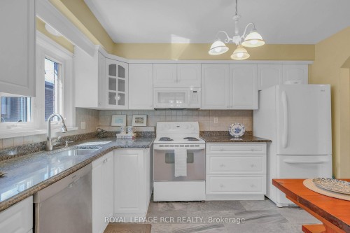 32 Beacon Road, Toronto, ON - Indoor Photo Showing Kitchen With Double Sink