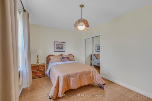 32 Beacon Road, Toronto, ON - Indoor Photo Showing Bedroom