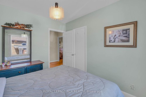 32 Beacon Road, Toronto, ON - Indoor Photo Showing Bedroom
