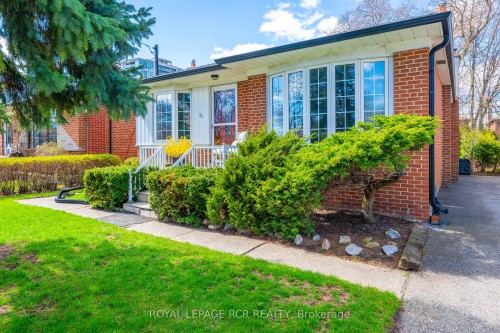 32 Beacon Road, Toronto, ON - Outdoor