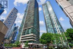 1111 - 33 BAY STREET Toronto, ON M5J 2Z3