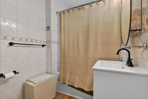 Salle de bains - 4927 Av. Draper, Montréal (Côte-Des-Neiges/Notre-Dame-De-Grâce), QC - Indoor Photo Showing Bathroom