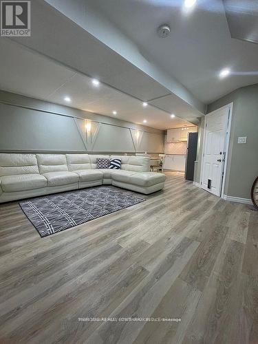 2403 Barclay Road, Burlington, ON - Indoor Photo Showing Other Room