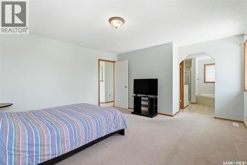 3232 Thames Crescent E, Regina, SK - Indoor Photo Showing Bedroom