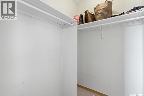 3232 Thames Crescent E, Regina, SK - Indoor