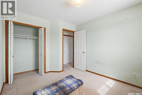 3232 Thames Crescent E, Regina, SK - Indoor