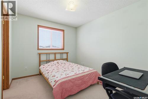 3232 Thames Crescent E, Regina, SK - Indoor Photo Showing Bedroom