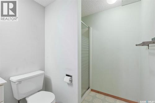 3232 Thames Crescent E, Regina, SK - Indoor Photo Showing Bathroom