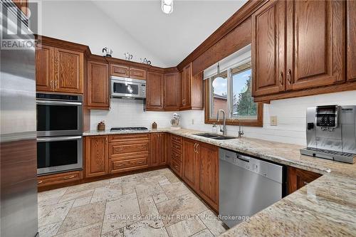 6 Regal Drive, Hamilton, ON - Indoor Photo Showing Kitchen With Double Sink