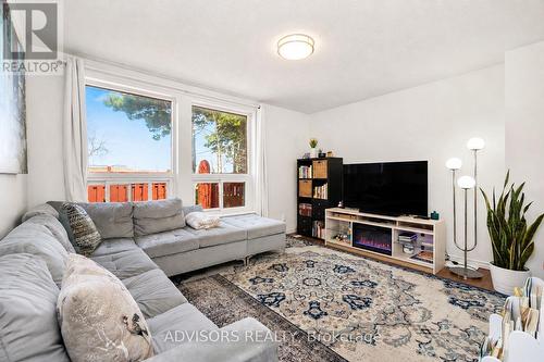 247 - 258 JOHN GARLAND BOULEVARD  Toronto, ON M9V 1N8