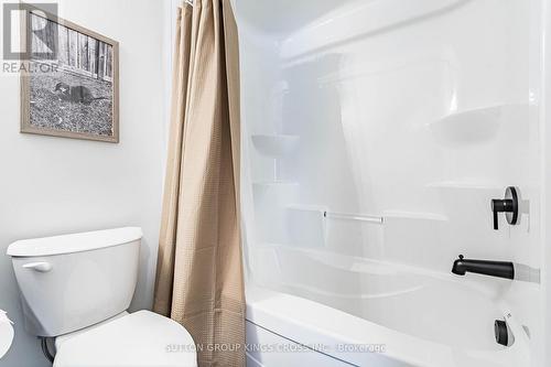 79 - 143 Elgin Street N, Cambridge, ON - Indoor Photo Showing Bathroom
