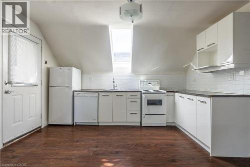 11 Proctor Boulevard Unit# 3, Hamilton, ON - Indoor Photo Showing Kitchen