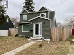 60 Charles CRESCENT  Regina, SK S4T 5X4