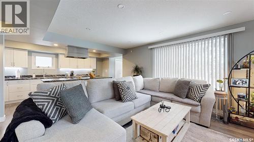 60 Charles Crescent, Regina, SK - Indoor Photo Showing Living Room