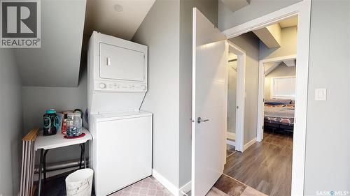 60 Charles Crescent, Regina, SK - Indoor Photo Showing Laundry Room