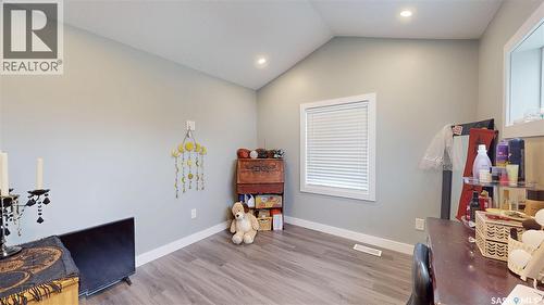 60 Charles Crescent, Regina, SK - Indoor