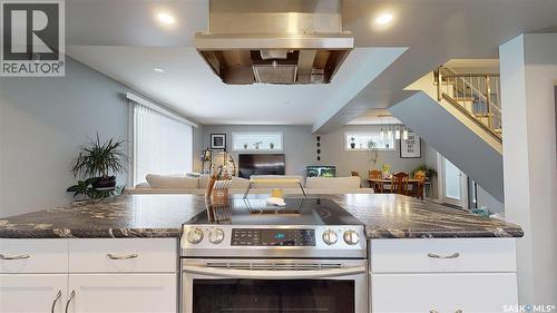 60 Charles Crescent, Regina, SK - Indoor Photo Showing Kitchen