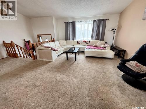 52 Harrigan Crescent, Maple Creek, SK - Indoor Photo Showing Living Room