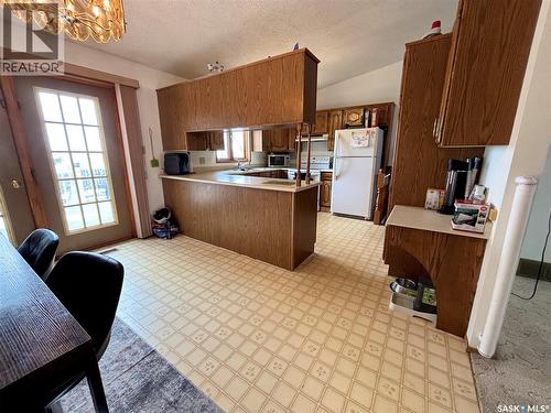 52 Harrigan Crescent, Maple Creek, SK - Indoor Photo Showing Kitchen