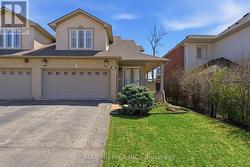 2304 SOVEREIGN STREET Oakville, ON L6L 1L6