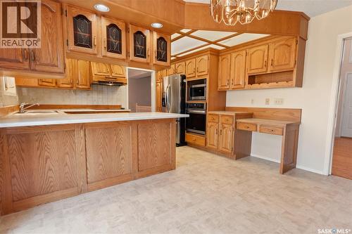 215 Mallin Crescent, Saskatoon, SK - Indoor Photo Showing Kitchen