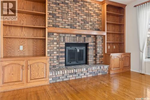215 Mallin Crescent, Saskatoon, SK - Indoor Photo Showing Living Room With Fireplace