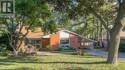 129 ONEIDA Boulevard Hamilton, ON L9G 3C7