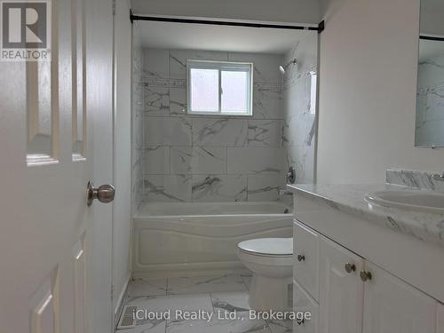 3880 Teeswater Road, Mississauga, ON - Indoor Photo Showing Bathroom